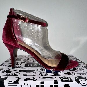 NWT Bamboo Burgundy Velvet Hells Sandals Sz7.5